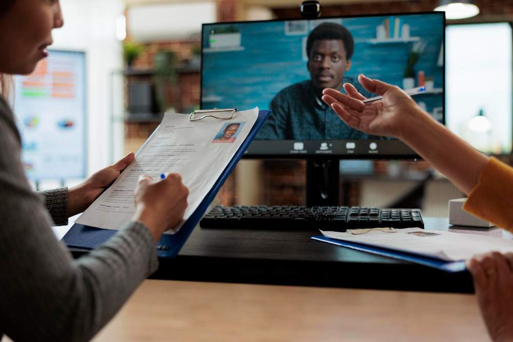 Employee Monitoring Ethics: Dos and Don'ts